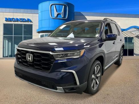 New 2025 Honda Pilot Touring image 1