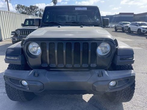 Used 2021 Jeep Gladiator Sport AWD/4WD image 2