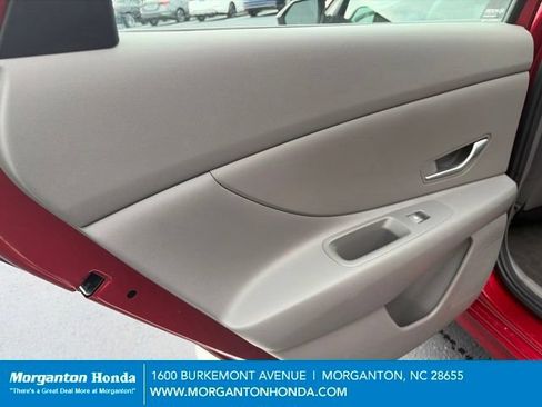 Used 2024 Hyundai Elantra SEL FWD image 28
