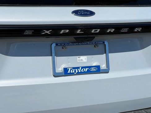 Used 2026 Ford Explorer Active w/ Active Comfort Package AWD/4WD image 8