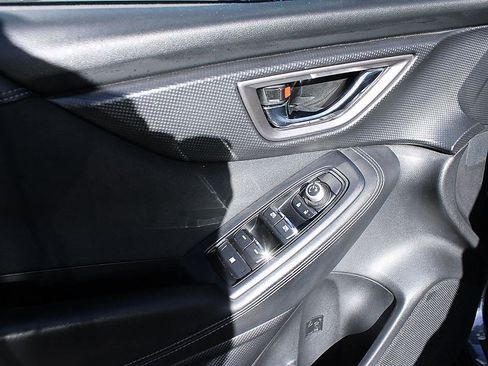 Used 2019 Subaru Forester Premium AWD/4WD image 9