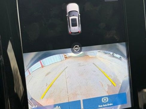 Used 2023 Volvo XC40 Recharge Ultimate w/ Protection Package Premier image 16