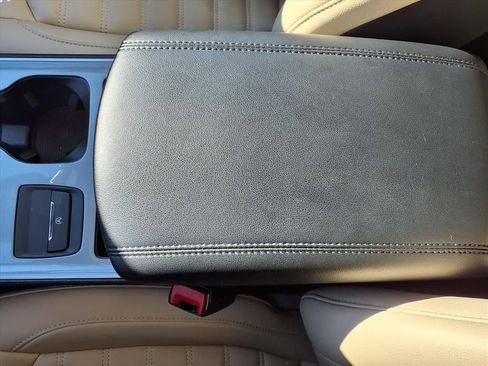 Used 2024 Ford Edge SEL w/ Convenience Package image 24