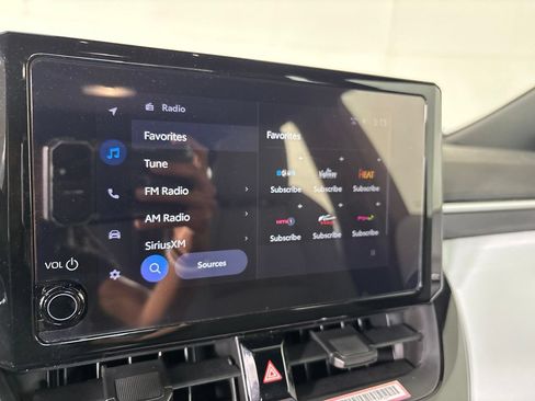 Used 2024 Toyota Corolla SE FWD image 20