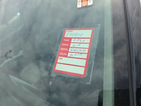 Certified 2024 Kia Sorento EX w/ Panoramic Sunroof Package FWD image 8