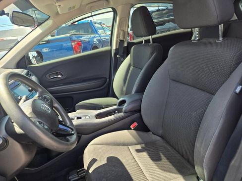 Used 2019 Honda HR-V LX image 9