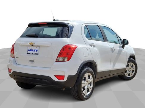 Used 2017 Chevrolet Trax LS w/ LPO, Cargo Package image 8