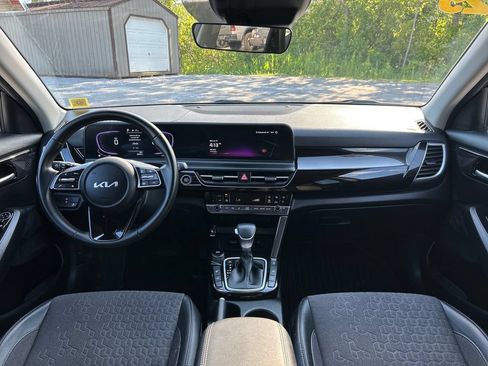 Used 2025 Kia Seltos S AWD/4WD image 13