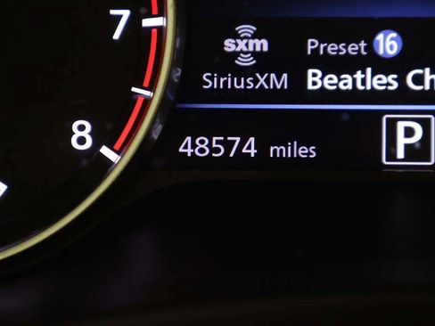 Used 2023 Nissan Sentra SR w/ SR Premium Package FWD image 38