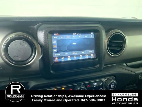 Used 2021 Jeep Gladiator Willys image 7