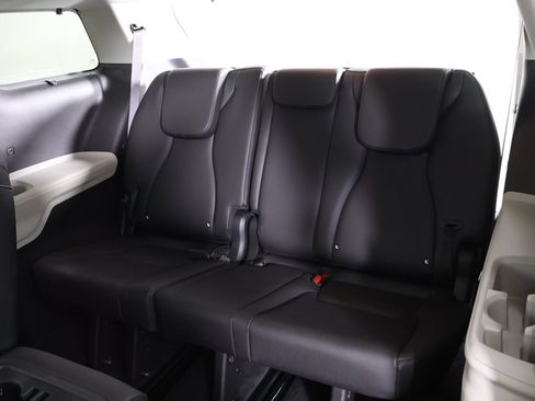 Certified 2024 Kia Carnival EX FWD image 36