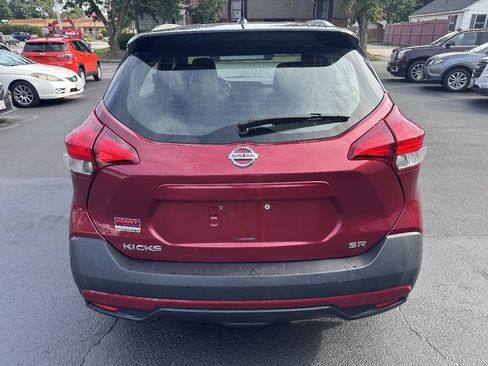 Used 2019 Nissan Kicks SR w/ SR Premium Package FWD image 5