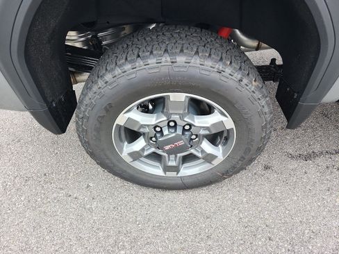 New 2026 GMC Sierra 2500 SLT w/ SLT Premium Package image 6