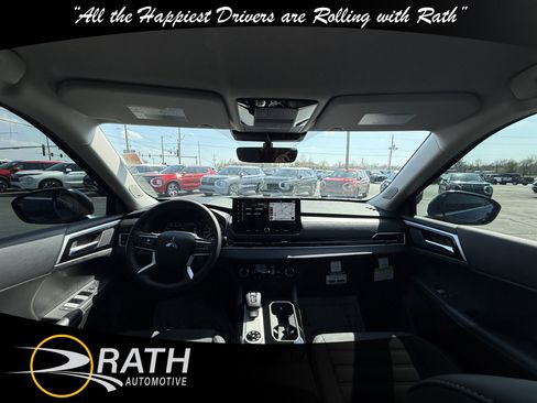 New 2026 Mitsubishi Outlander SE image 19