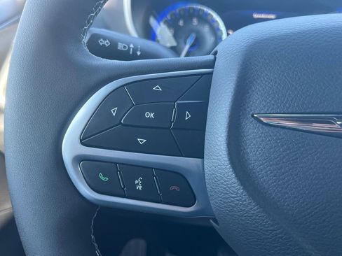 New 2026 Chrysler Pacifica Select image 11