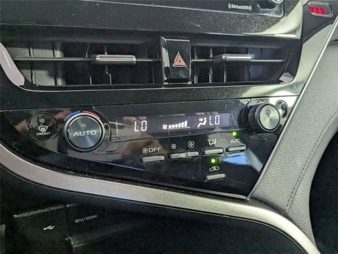 Used 2022 Toyota Camry LE w/ Convenience Package FWD image 22
