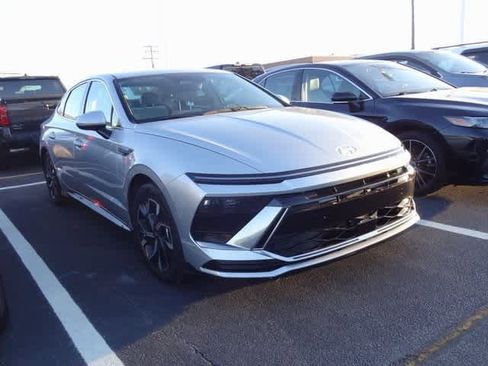 Used 2025 Hyundai Sonata SEL image 3