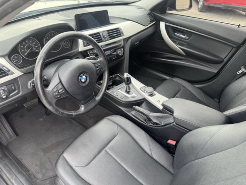 Used 2018 BMW 320i Sedan RWD image 12