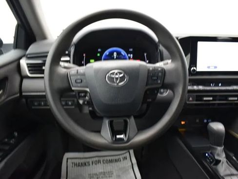 Used 2025 Toyota Camry LE image 19
