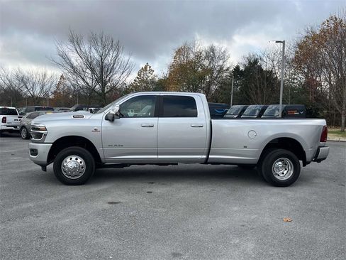 New 2026 RAM 3500 Laramie w/ Towing Technology Group image 5