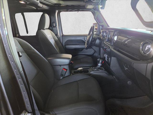 Used 2018 Jeep Wrangler Unlimited Sahara AWD/4WD image 26