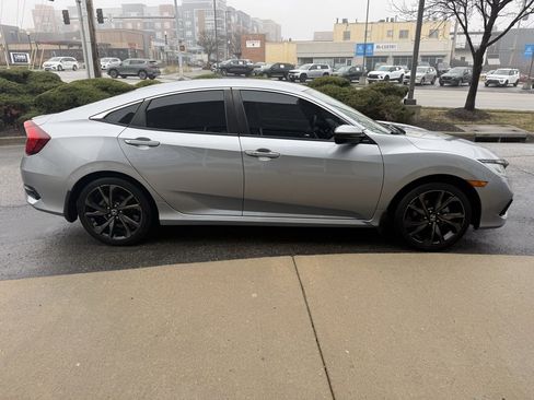 Used 2019 Honda Civic Sport image 4
