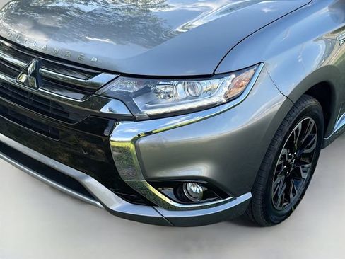 Used 2018 Mitsubishi Outlander SEL AWD/4WD image 9