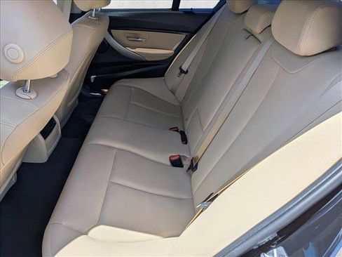 Used 2018 BMW 320i Sedan RWD image 12
