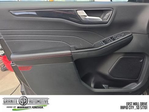 Used 2025 Ford Escape ST-Line Select AWD/4WD image 11