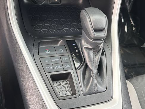 Used 2025 Toyota RAV4 XLE w/ Convenience Package AWD/4WD image 29