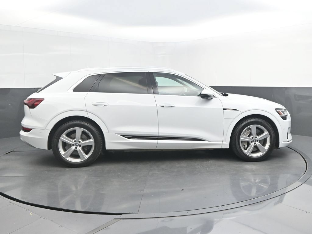 Used 2019 Audi e-tron Premium Plus AWD/4WD image 8