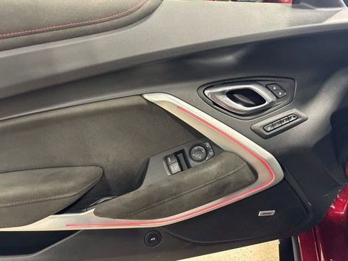 Used 2018 Chevrolet Camaro ZL1 RWD image 13