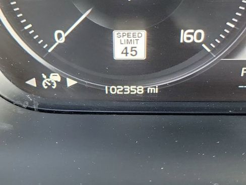 Used 2018 Volvo XC90 T5 Momentum image 27