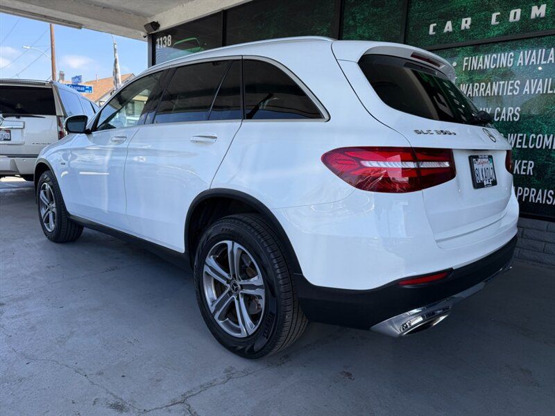 Used 2019 Mercedes-Benz GLC 350e 4MATIC image 4