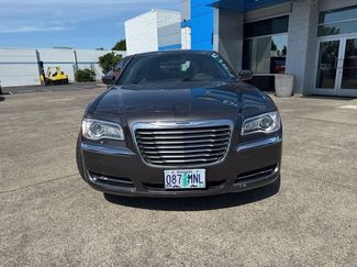 Used 2014 Chrysler 300 RWD video 2