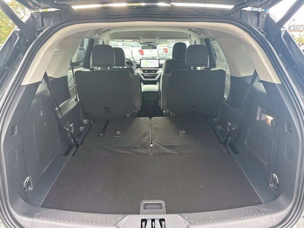 New 2026 Ford Explorer Active RWD image 9
