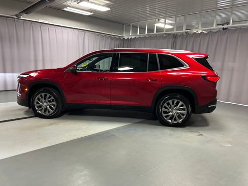 Used 2025 Buick Enclave Preferred w/ Super Cruise Package AWD/4WD image 4