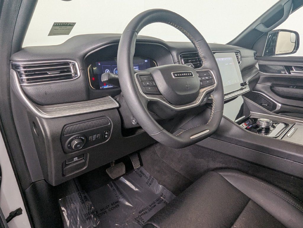 Used 2024 Jeep Wagoneer Series II w/ Flexible Seating Group RWD image 12