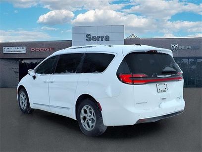 Used 2023 Chrysler Pacifica Limited