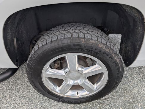 Used 2014 Chevrolet Suburban LS w/ All-Star Edition image 10