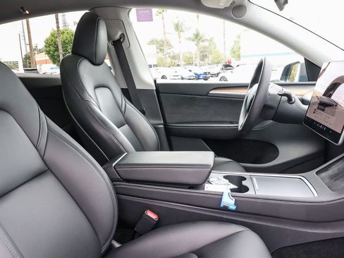 Used 2023 Tesla Model Y AWD image 22