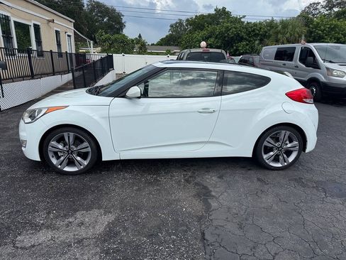 Used 2016 Hyundai Veloster w/ Option Group 02 FWD image 5