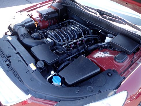 Used 2011 Hyundai Genesis 4.6 image 24