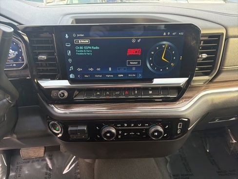 Used 2025 Chevrolet Silverado 1500 LT AWD/4WD image 36