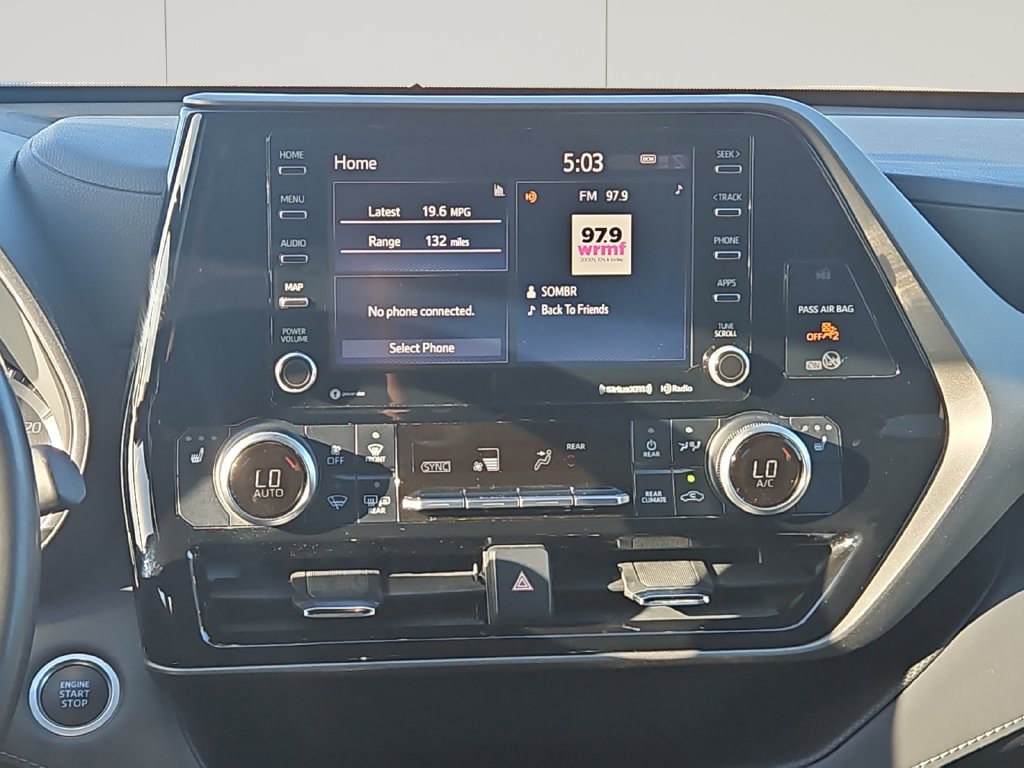 Used 2021 Toyota Highlander XLE FWD image 20
