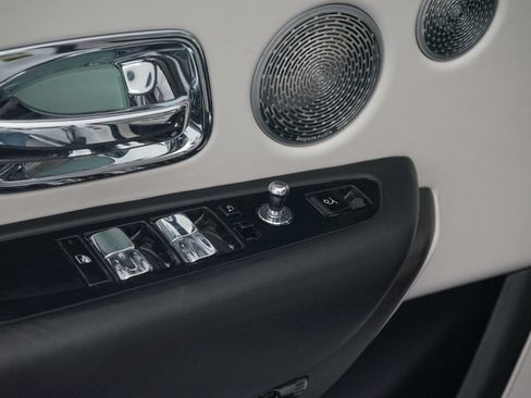 Used 2019 Rolls-Royce Cullinan AWD/4WD image 32