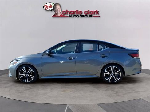 Used 2021 Nissan Sentra SR image 2