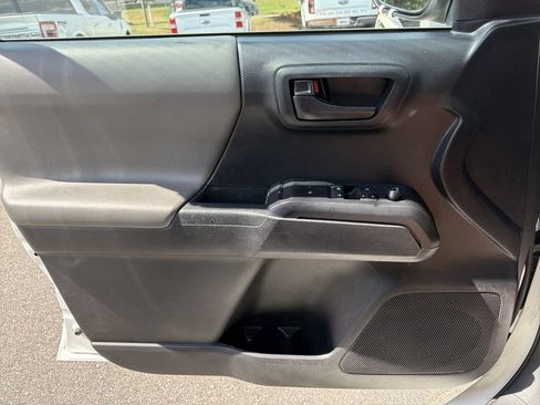 Used 2019 Toyota Tacoma SR RWD image 18