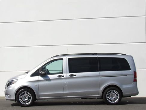 Used 2023 Mercedes-Benz Metris Passenger image 4