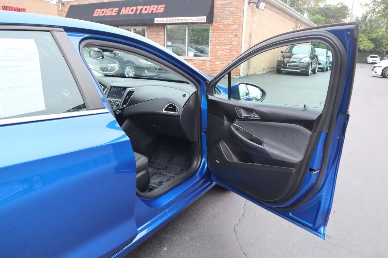 Used 2016 Chevrolet Cruze LT w/ Sun And Sound Package FWD image 10